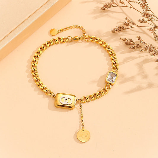 Mercato™  Radiant Mystique Gold Link Bracelet