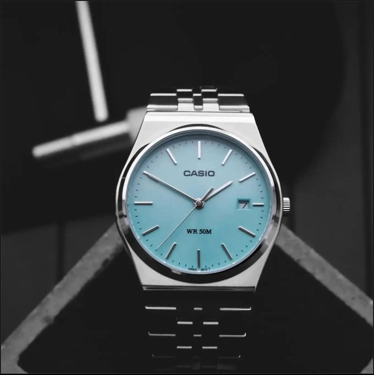 Mercato™   Vintage Casio Watch